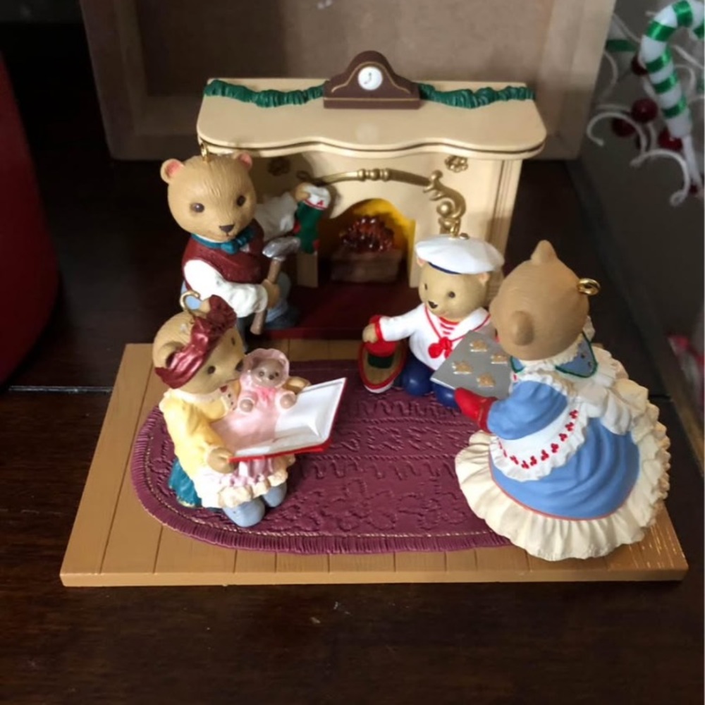 Hallmark Holiday Decor with Bears - Multicolor